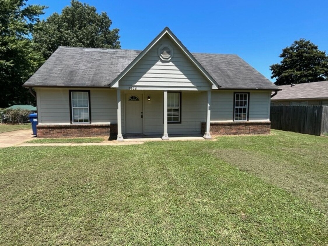 Primary Photo - Renovated 3 Bedroom 2 Bath Home for Rent!!