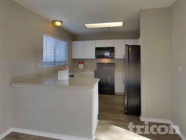 Foto del edificio - 7715 Skyline Ridge Dr