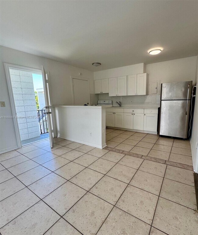 Foto del edificio - 670 NE 88th Terrace