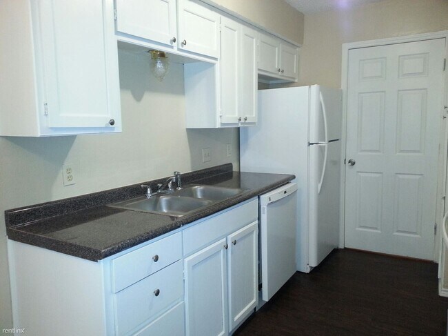 Foto del edificio - 3 br, 2 bath 4plex - 111 Peachtree Court D