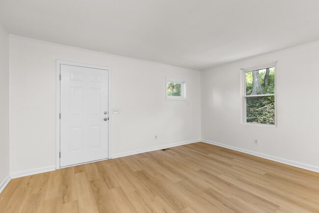 Foto del edificio - 203 Theodore Rd