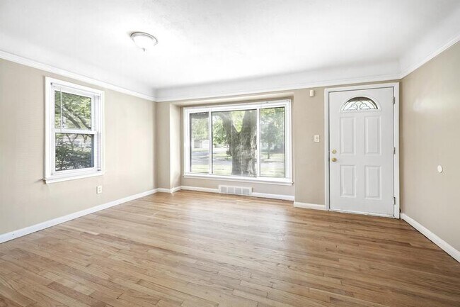 Building Photo - 708 Sunningdale Dr