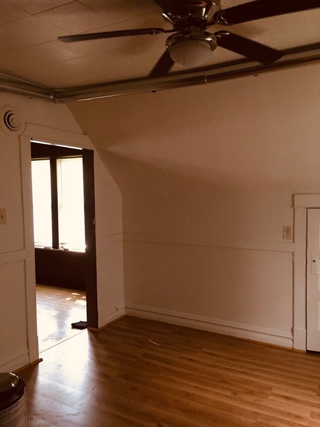 Building Photo - 15132 Lexington Ave