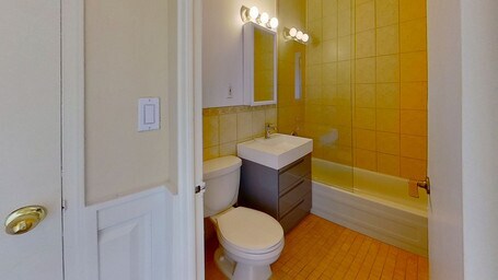 Photo du bâtiment - 710 Spadina Ave.