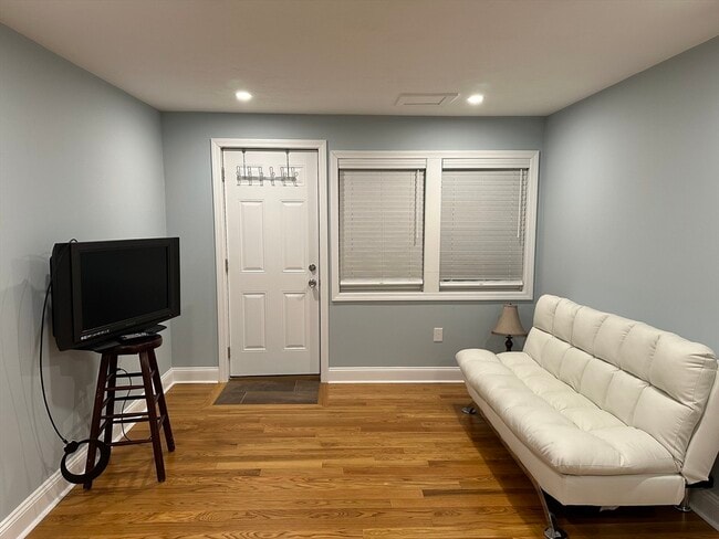 Building Photo - 20 State Park