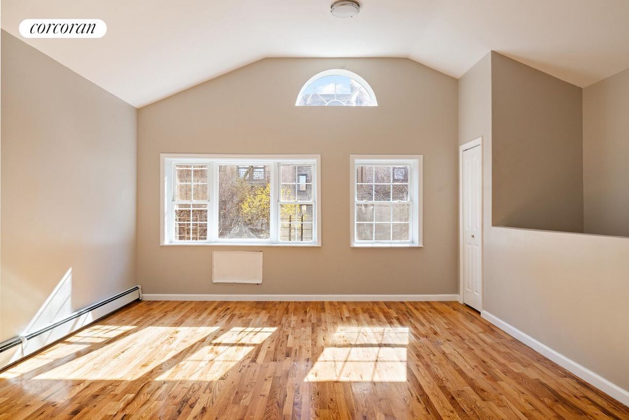 Foto principal - 315 E 163rd St