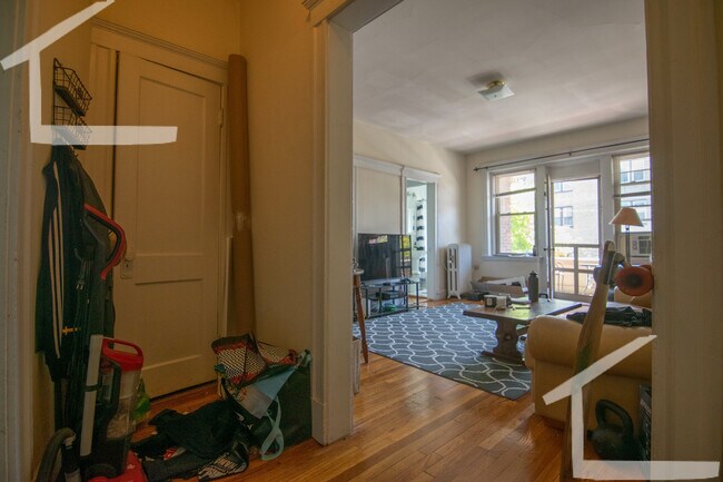 Foto del edificio - 130 Brainerd Rd