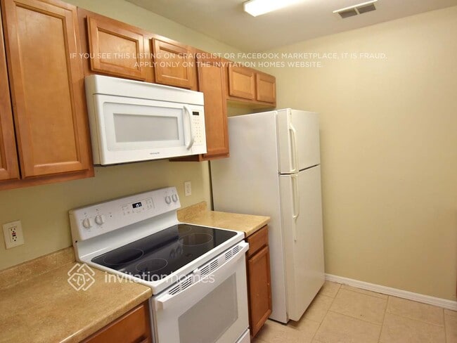 Building Photo - 3196 Sky St