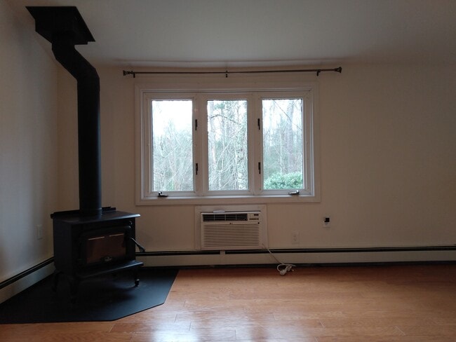 Building Photo - 107 Richmond Townhouse Rd