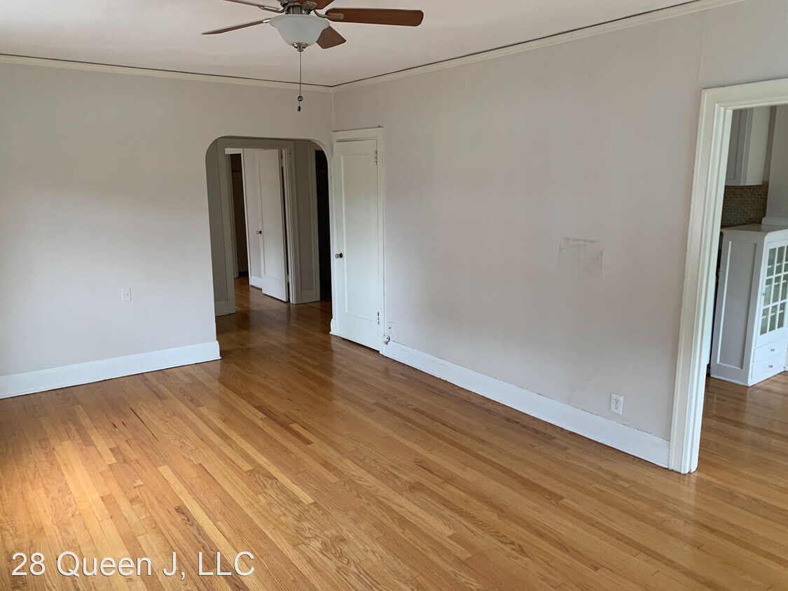 Primary Photo - 1 br, 1 bath Apartment - 230 NE 28th Ave.
