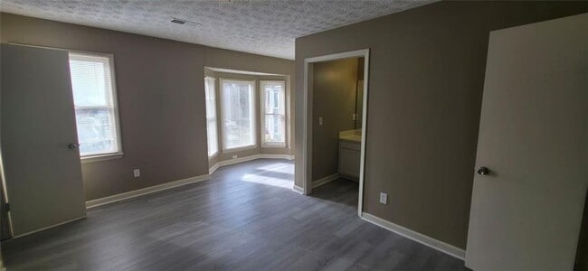 Building Photo - 1106 Booth Ct SW