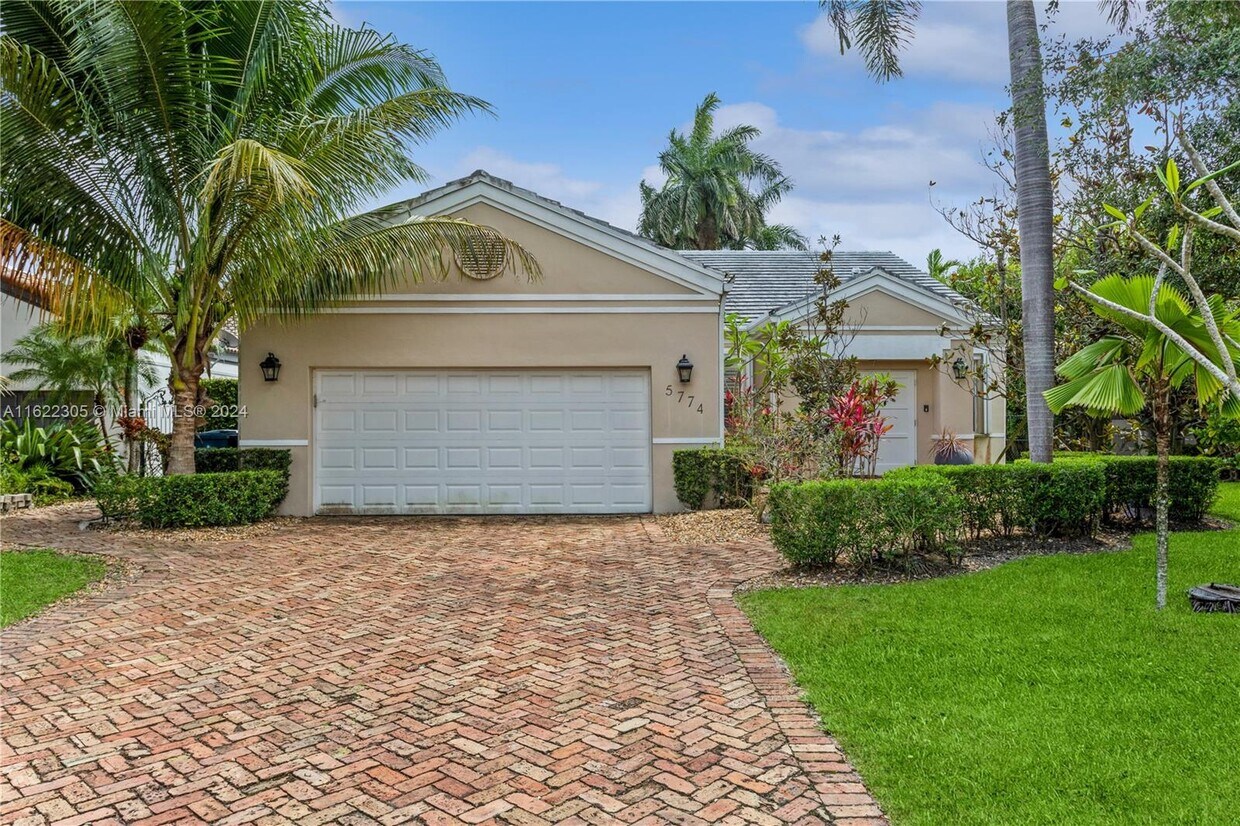 Foto principal - 5774 SW 76th Ter