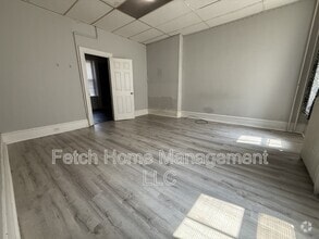 Building Photo - 633 Manor St