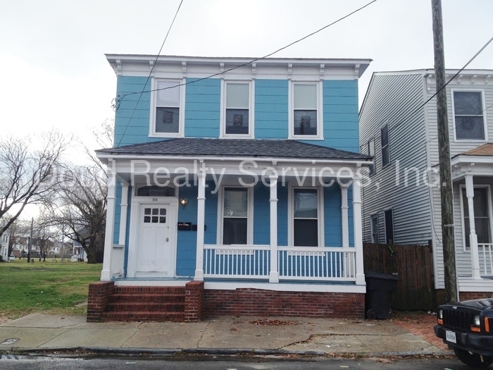 Primary Photo - 710 Dinwiddie St