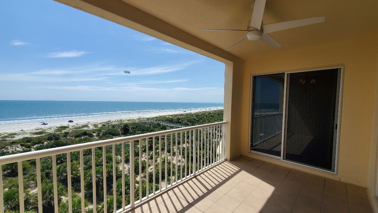 Foto principal - Beautiful 3 bedroom Oceanfront Condo for l...