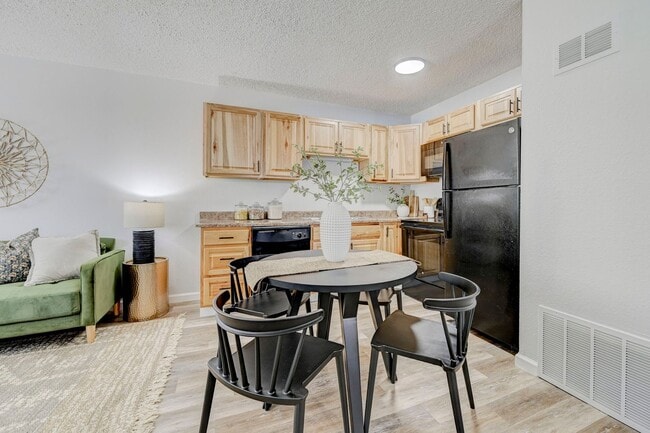 Interior Photo - BG - SUMMIT VIEW APARTMENTS