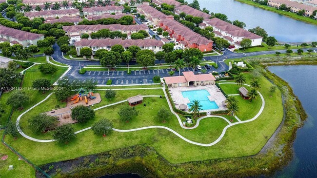 Foto del edificio - 2220 SE 27th Dr