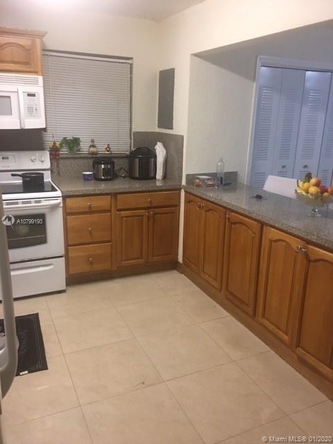 Foto del edificio - 702 NW 87th Ave