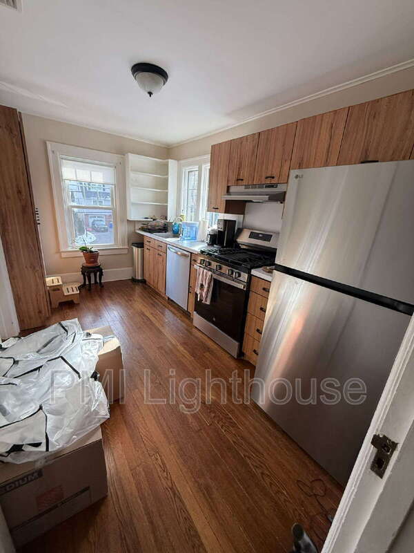 Foto del edificio - 145 Soundview Rd