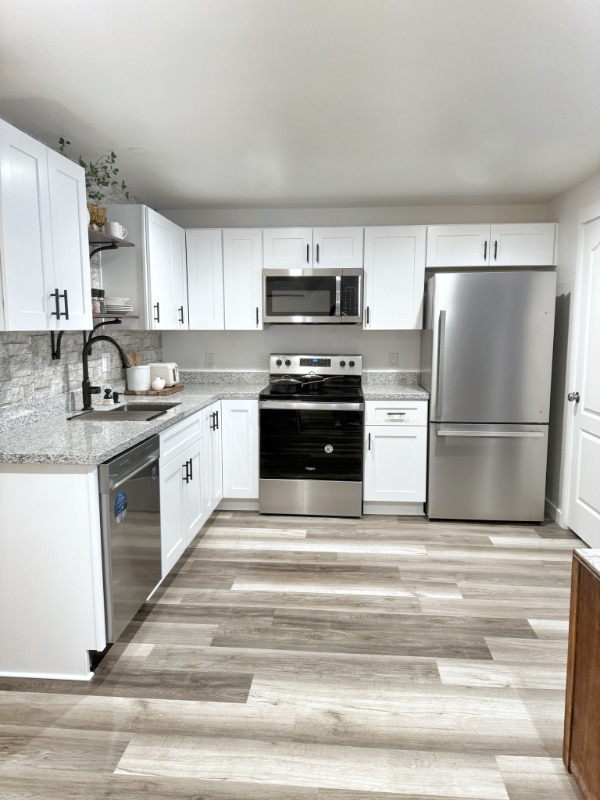 Building Photo - 542 S 14th Loop