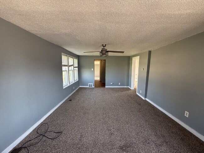 Foto del edificio - 1321 Army Post Rd