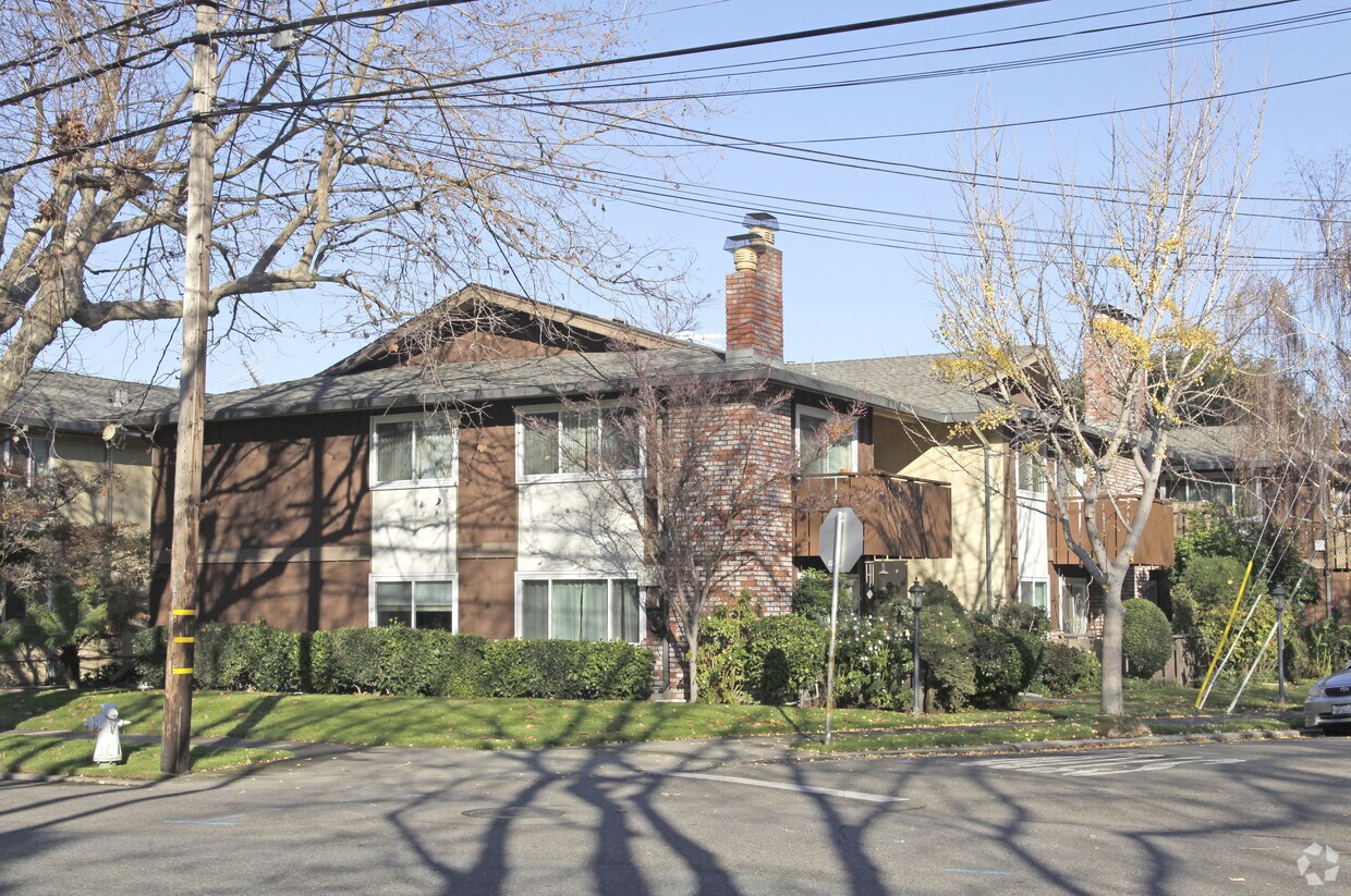 Primary Photo - 1401 Cottage St