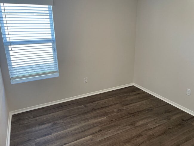 Foto del edificio - NOW PRELEASING! NEW Three Bedroom | Two Bath Home in Somerset