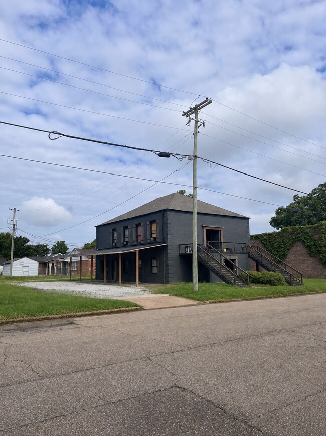 Building Photo - 110 S 21st St