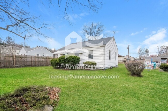 Building Photo - 2109 Oliver St