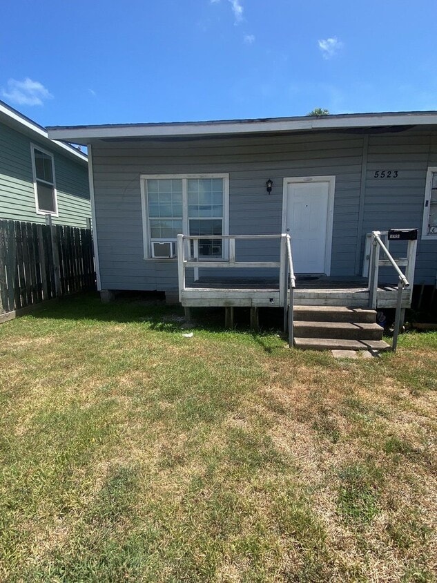 Photo - 5523 Avenue O 1/2