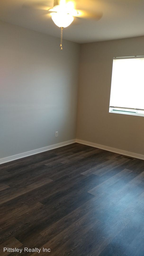 Building Photo - 2 br, 2 bath Apartment - 916 Regent Drive