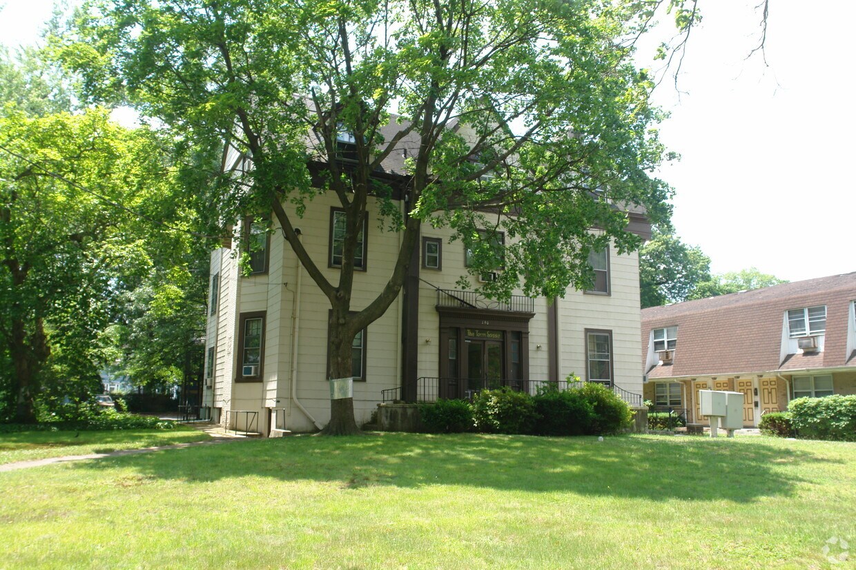 190 Milton Ave, Rahway, NJ 07065 Apartments Rahway, NJ