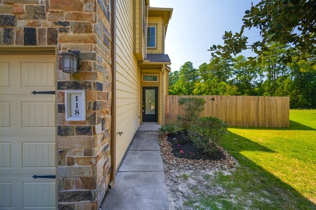 Building Photo - 118 Cheswood Manor Drive