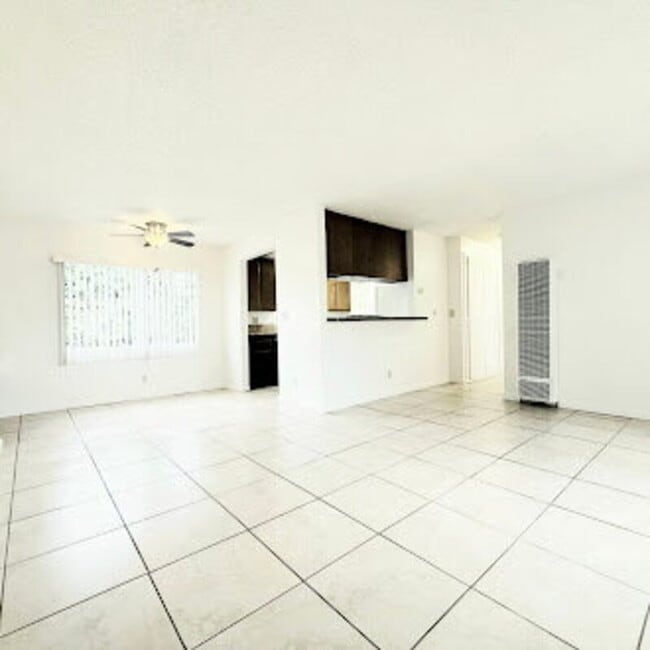 Building Photo - 11057 Ferina St