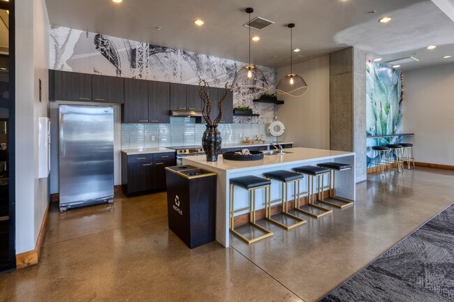 Building Photo - Agave 350