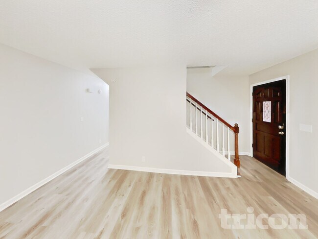 Foto del edificio - 730 Brushy Ridge Dr