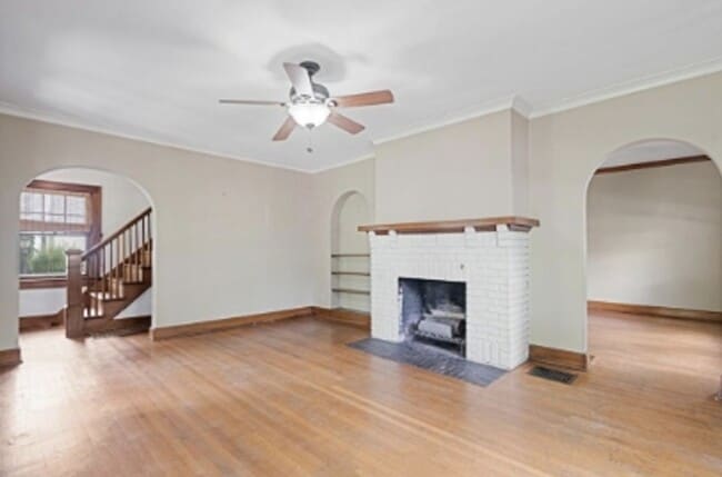 Building Photo - 4652 N Kenwood Ave