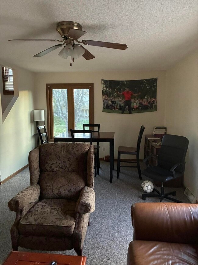 Building Photo - 459 Foxfire Dr