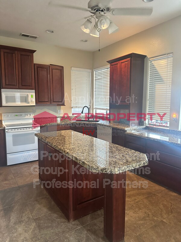 Foto del edificio - 16802 W Tonbridge St