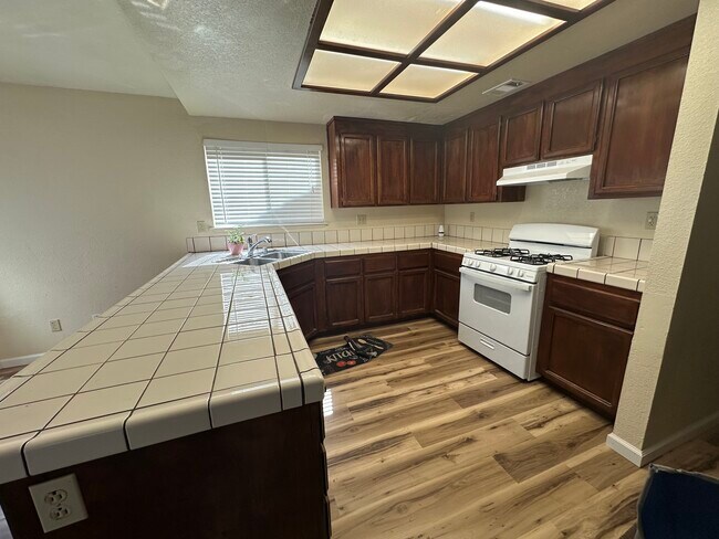 Foto del edificio - 2156 Sunhaven Cir