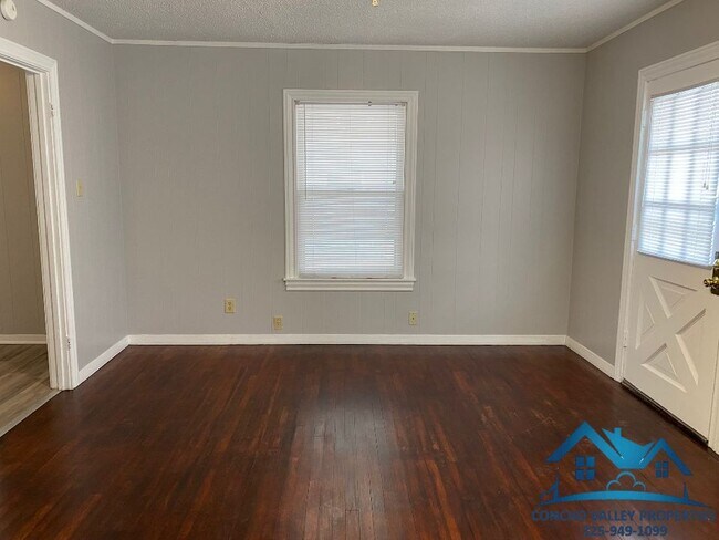 Foto del edificio - 215 Paint Rock Rd