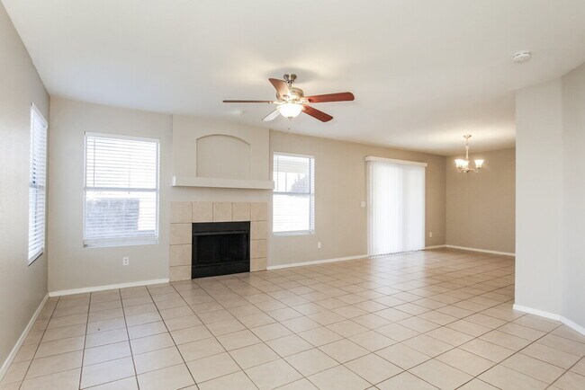 Foto del edificio - 11322 W Loren Ln