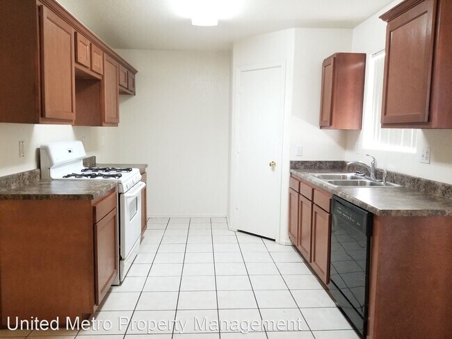Foto del edificio - 3 br, 2 bath House - 7395 W. San Miguel Ave