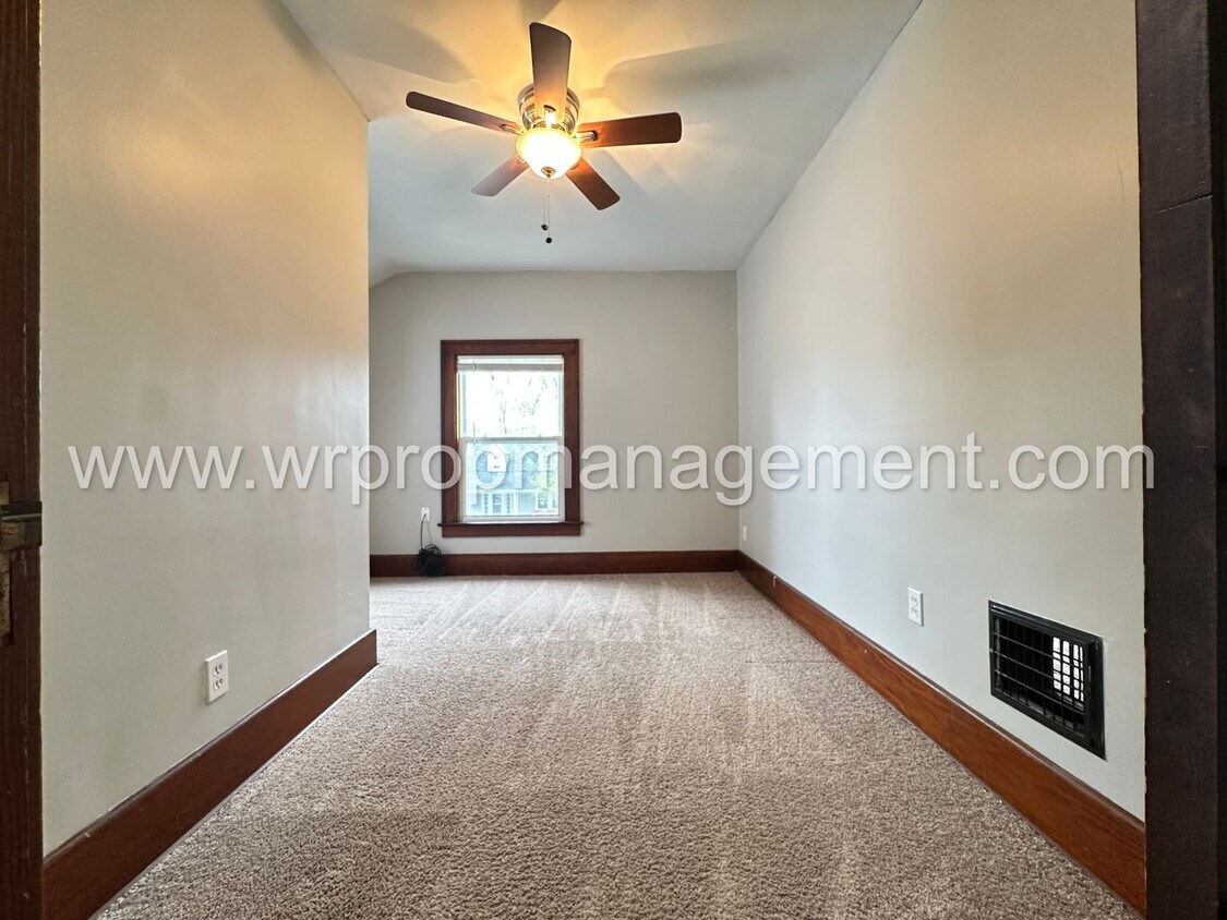 Primary Photo - 3 Bed 1 Bath Home in West Toledo