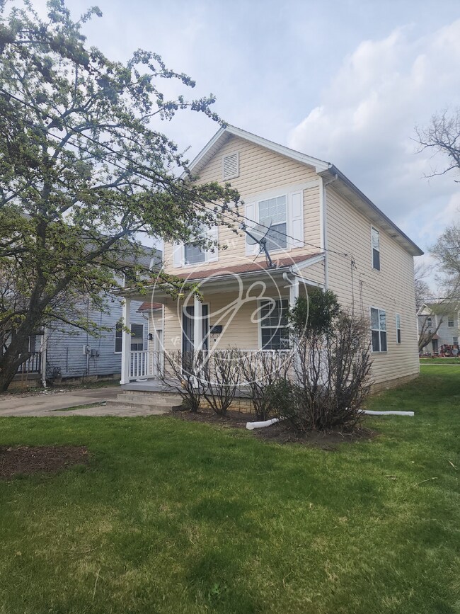 Building Photo - Charming 4-Bedroom Rental fully updated an...