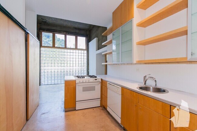 Foto del edificio - 4715 N Damen Ave.