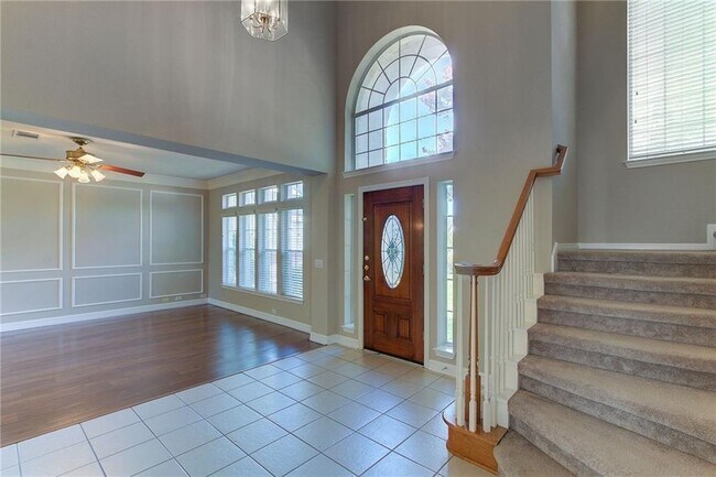 Building Photo - 10620 Icarus Ct