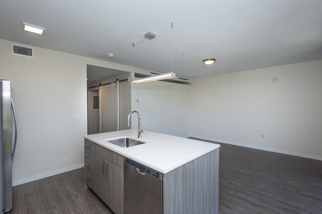 Building Photo - Colewood Apartments