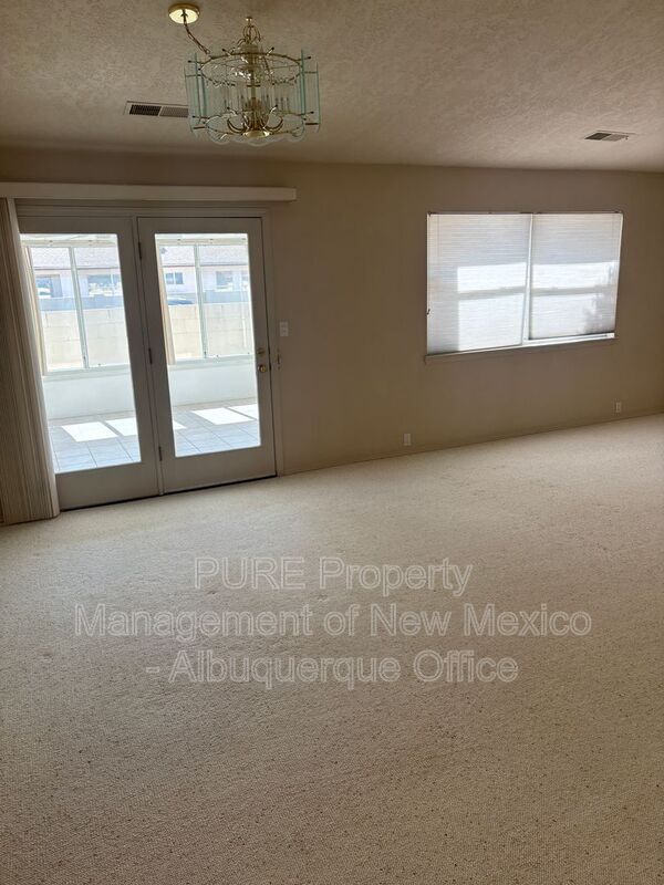 Foto del edificio - 10901 Lagrange Park Dr NE