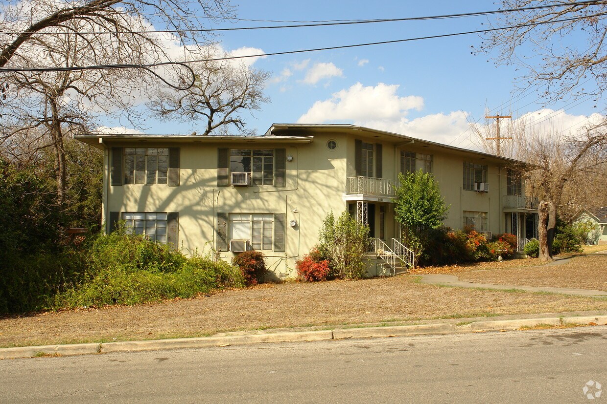 Building Photo - 5501 N New Braunfels Ave